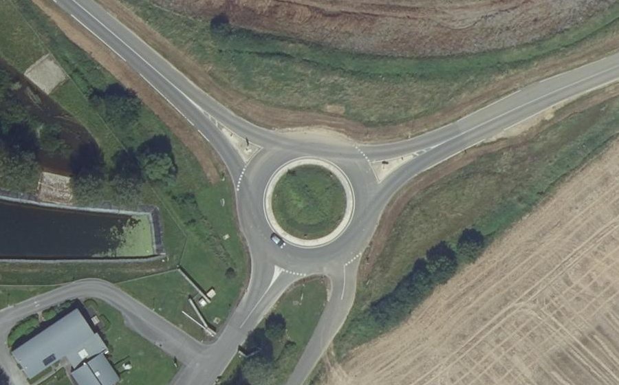 Vue aérienne du Rond-point anonyme n°81161700