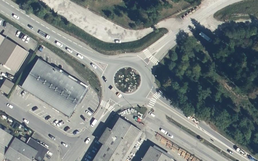 Vue aérienne du Rond-point anonyme n°81200009