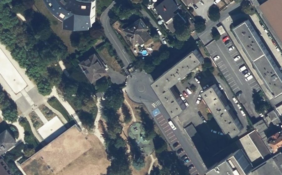 Vue aérienne du Rond-point anonyme n°812934018