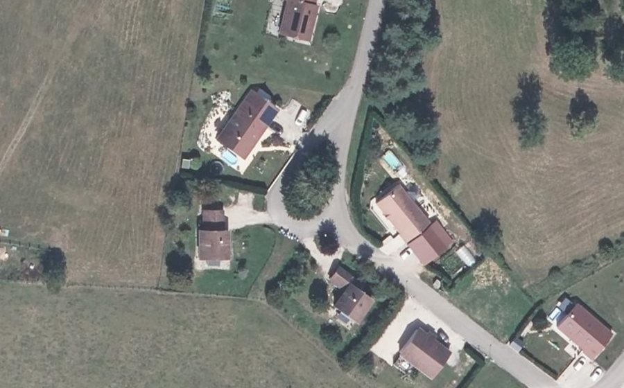 Vue aérienne du Rond-point anonyme n°81344938