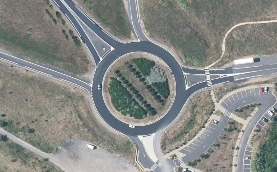 Vue aérienne du Rond-point anonyme n°813924748