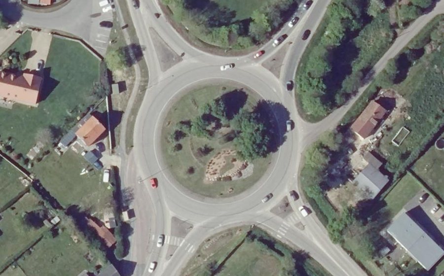 Vue aérienne du Rond-point anonyme n°8143882