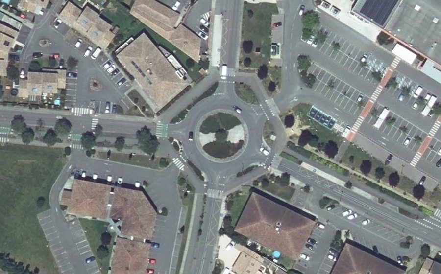 Vue aérienne du Rond-point anonyme n°8144458