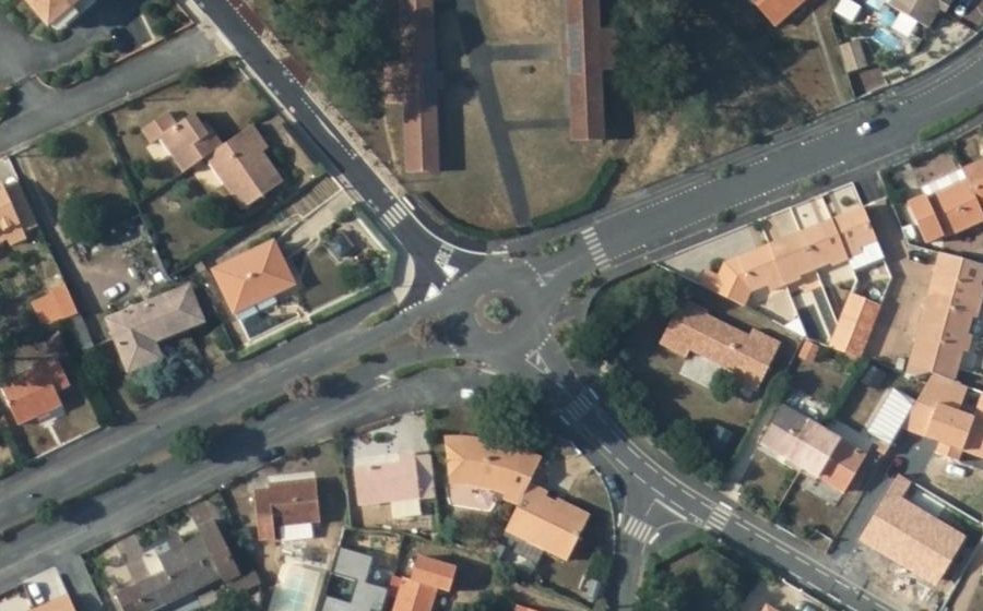 Vue aérienne du Rond-point anonyme n°815017010