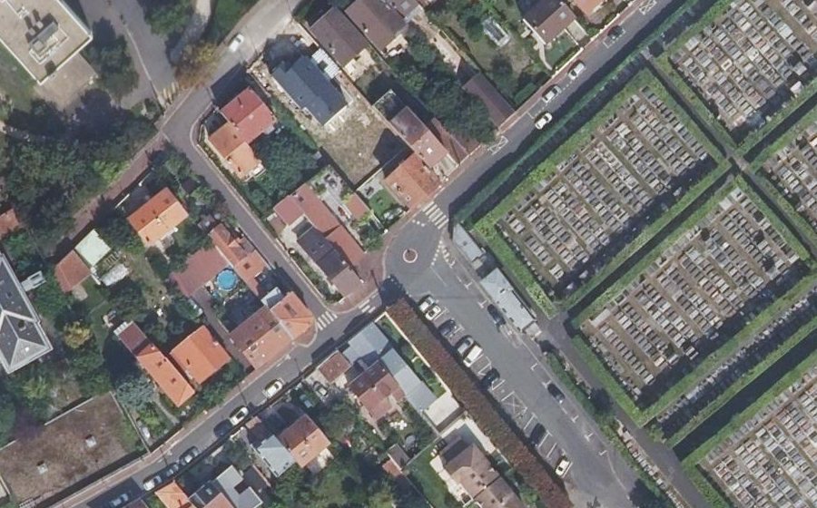 Vue aérienne du Place du Souvenir Français Jacques Phélizon