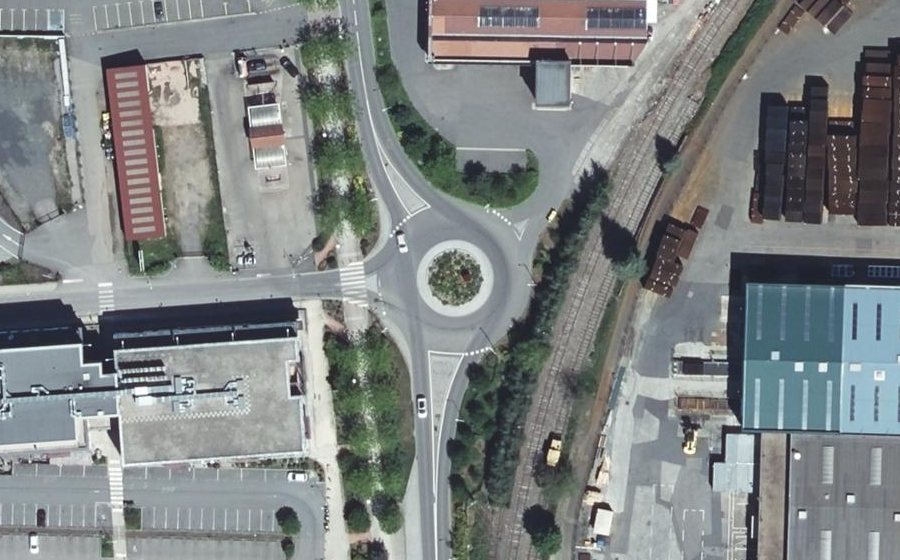 Vue aérienne du Rond-point anonyme n°816348004
