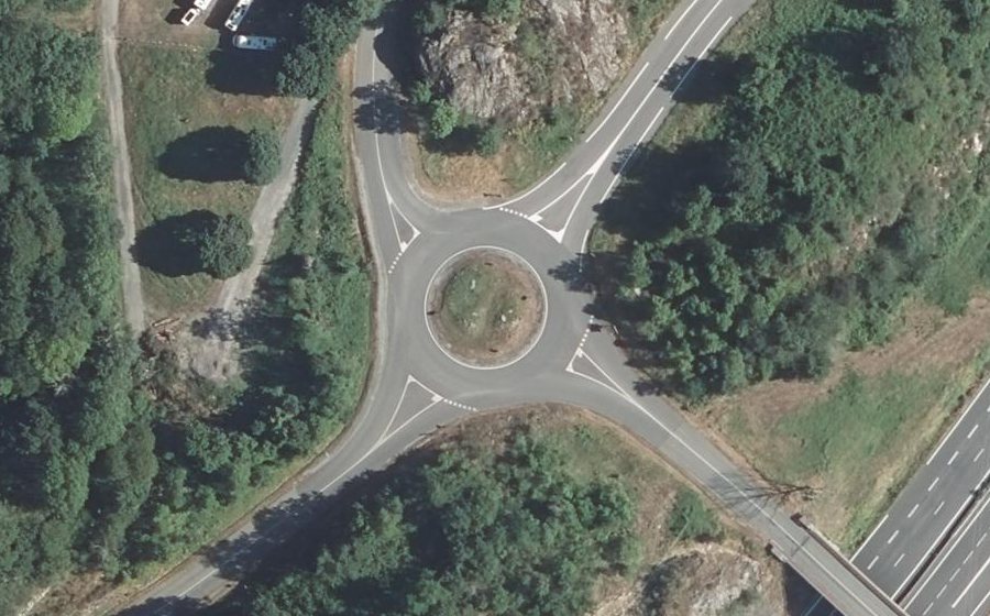Vue aérienne du Rond-point anonyme n°81645081