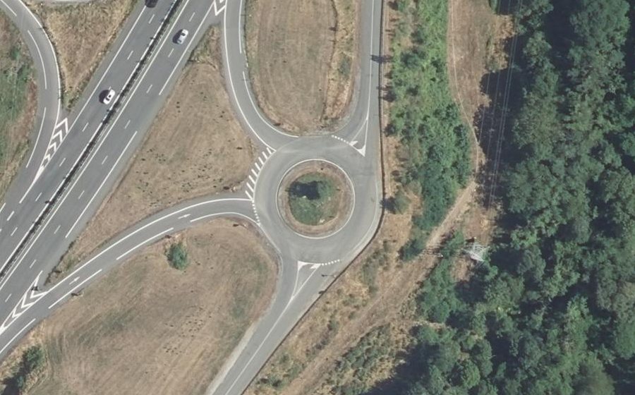 Vue aérienne du Rond-point anonyme n°81645114