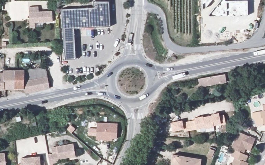 Vue aérienne du Rond-point anonyme n°8167185