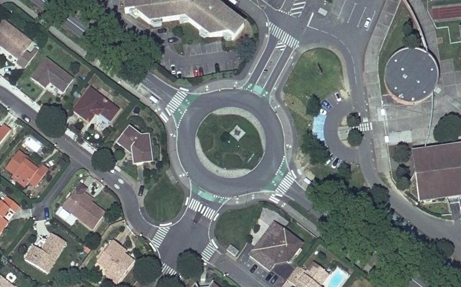 Vue aérienne du Rond-point anonyme n°8168925