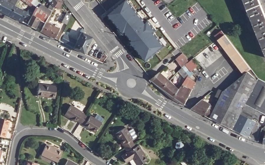 Vue aérienne du Rond-point anonyme n°817309409