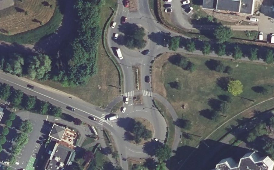 Vue aérienne du Rond-point anonyme n°8174595