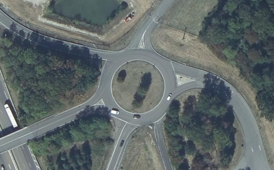 Vue aérienne du Rond-point anonyme n°8176239