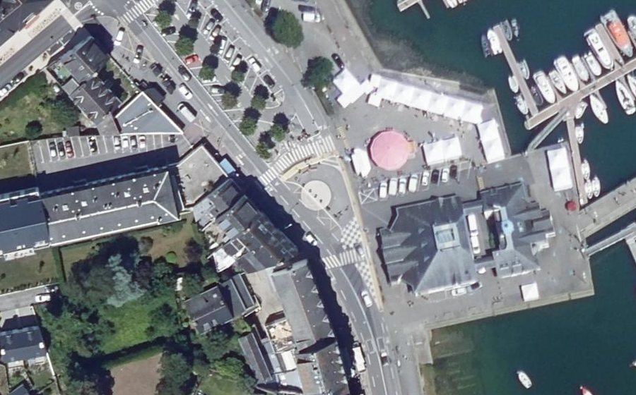Vue aérienne du Rond-point anonyme n°818072005