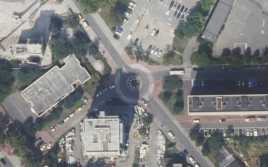 Vue aérienne du Rond-point anonyme n°818137628