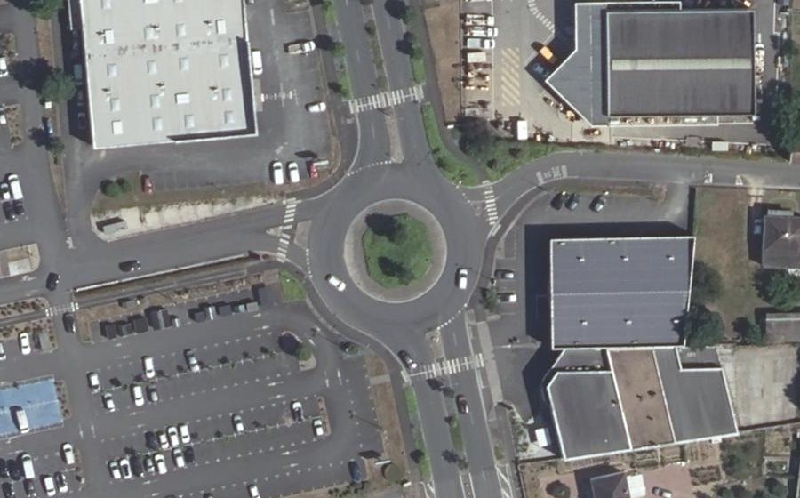 Vue aérienne du Rond-point anonyme n°818650021