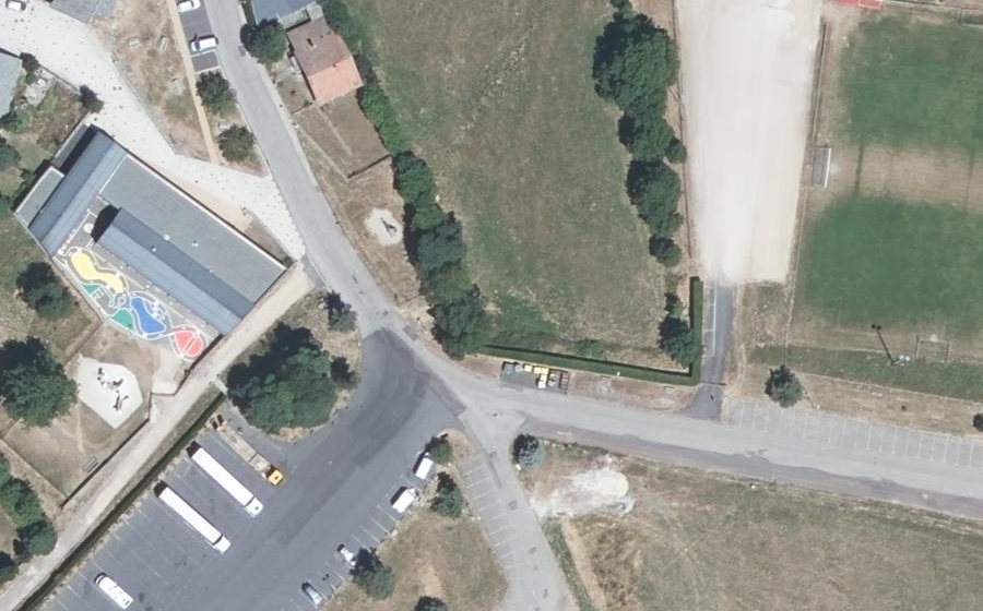 Vue aérienne du Rond-point anonyme n°818936927
