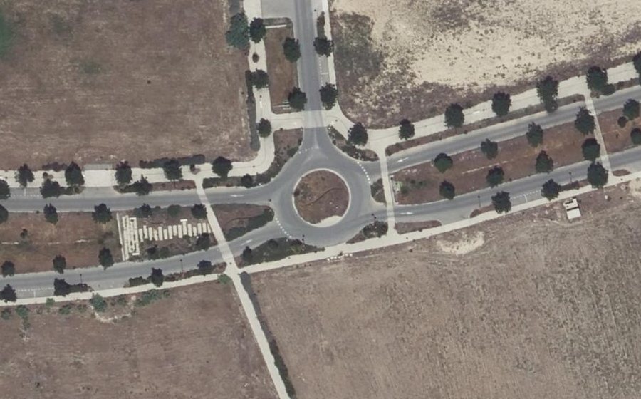 Vue aérienne du Rond-point anonyme n°819789316