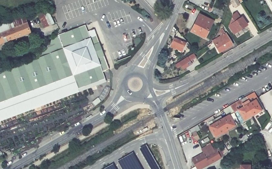 Vue aérienne du Rond-point anonyme n°820210882