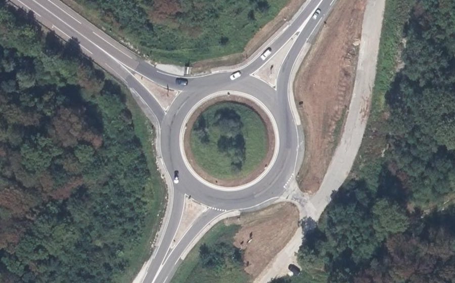 Vue aérienne du Rond-point anonyme n°8207585