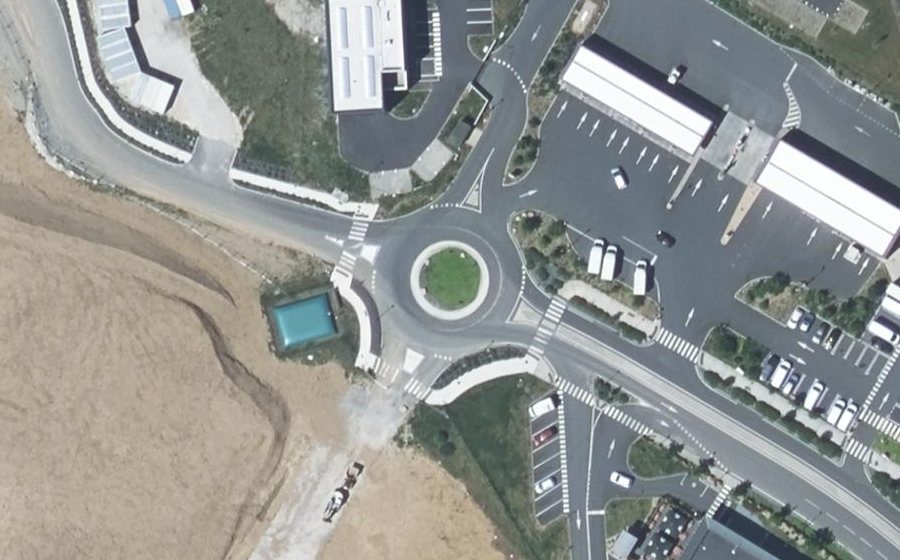 Vue aérienne du Rond-point anonyme n°821129499