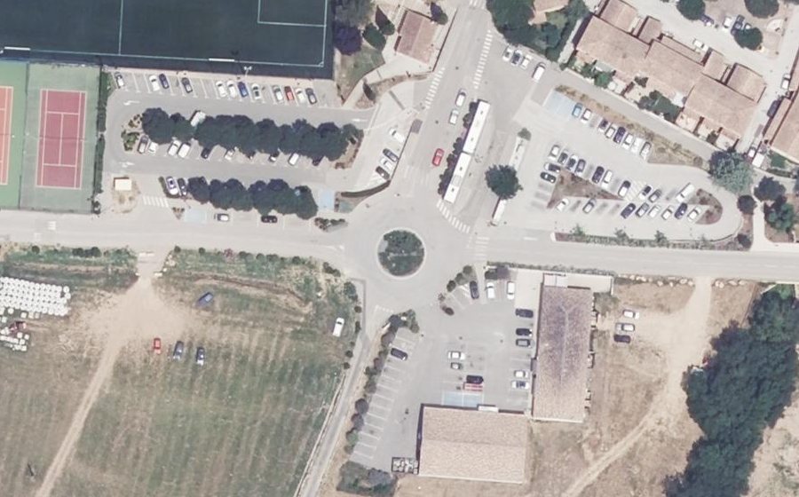 Vue aérienne du Rond-point anonyme n°821873208