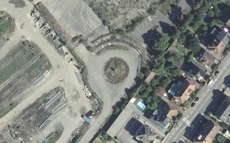 Vue aérienne du Rond-point anonyme n°822200529