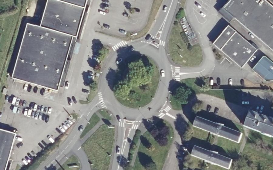 Vue aérienne du Rond-point anonyme n°822457448