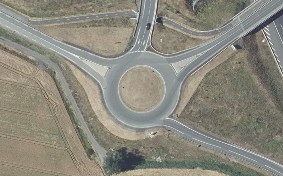 Vue aérienne du Rond-point anonyme n°822601325