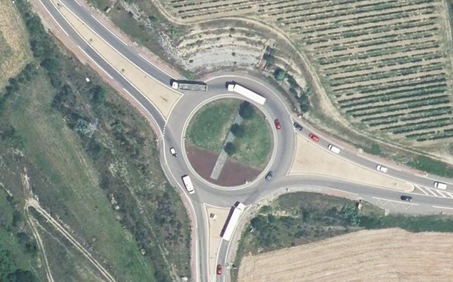 Vue aérienne du Rond-point anonyme n°822822105