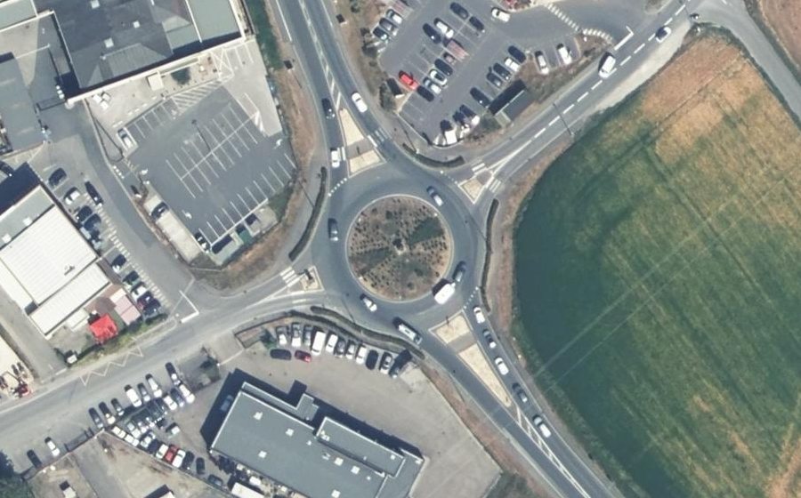 Vue aérienne du Rond-point anonyme n°8229287