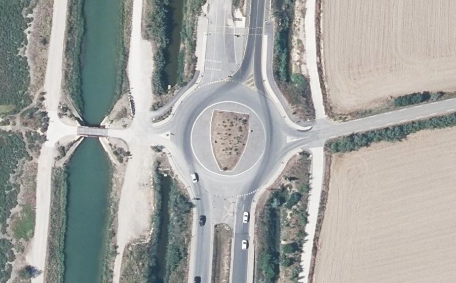 Vue aérienne du Rond-point anonyme n°823103251