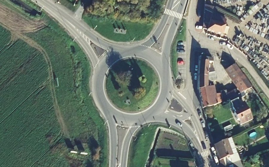 Vue aérienne du Rond-point anonyme n°82320007