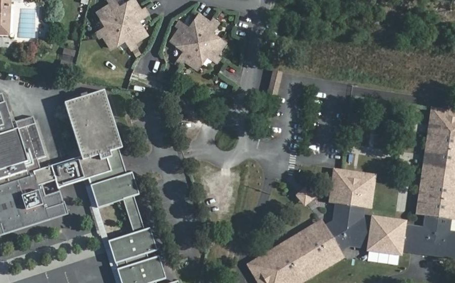 Vue aérienne du Rond-point anonyme n°824482653