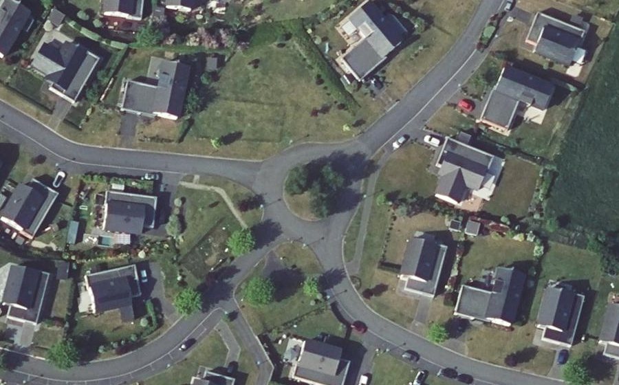 Vue aérienne du Rond-point anonyme n°826425594