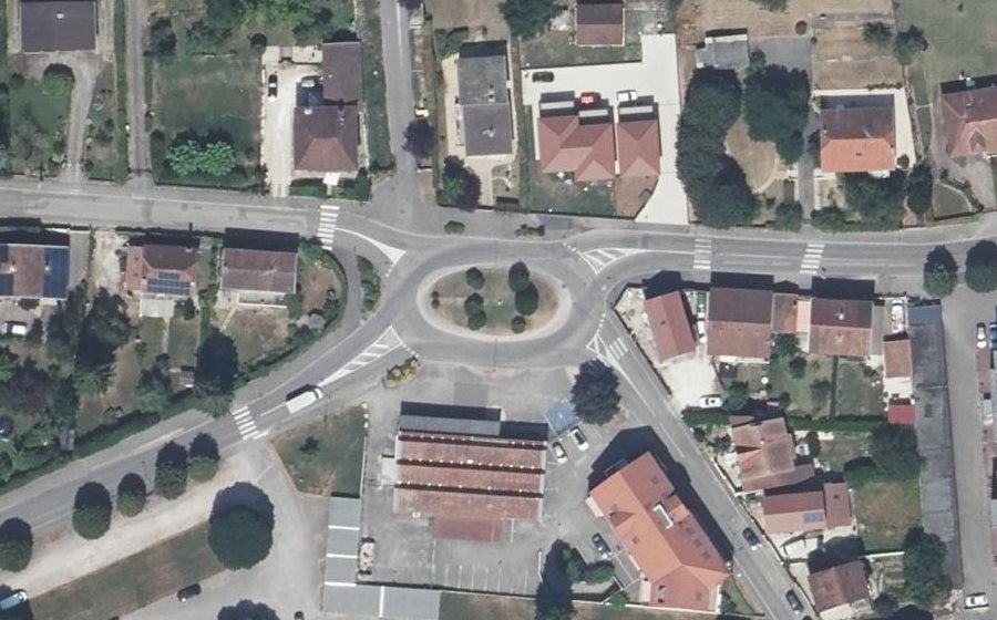 Vue aérienne du Rond-point anonyme n°8268889