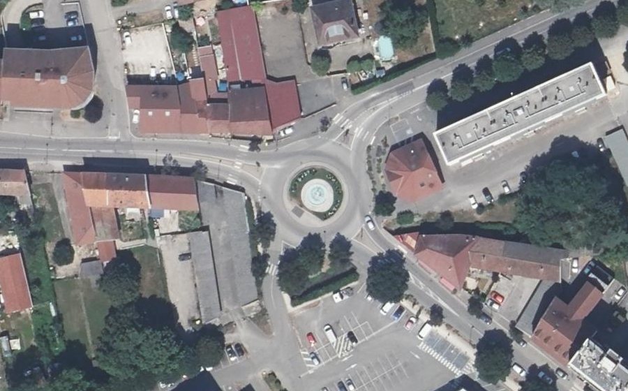 Vue aérienne du Rond-point anonyme n°8268910