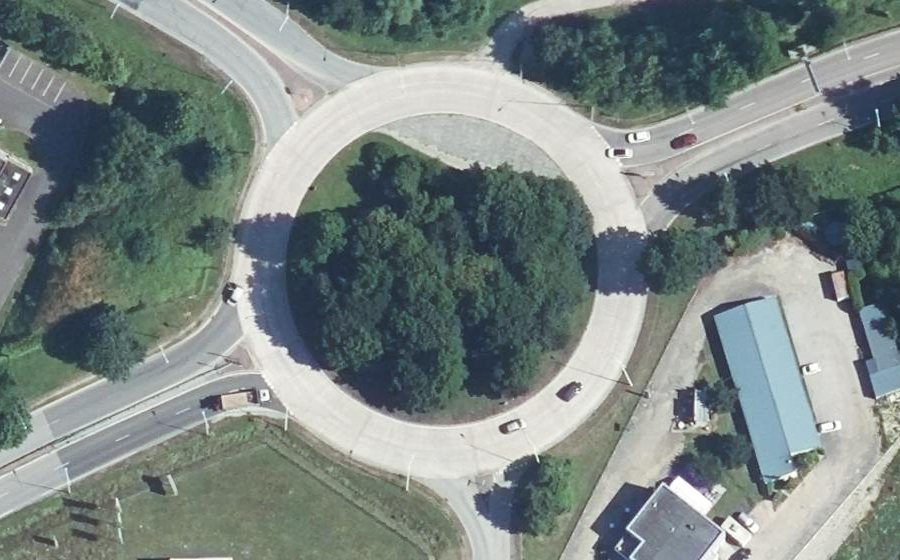 Vue aérienne du Rond-point anonyme n°8287858