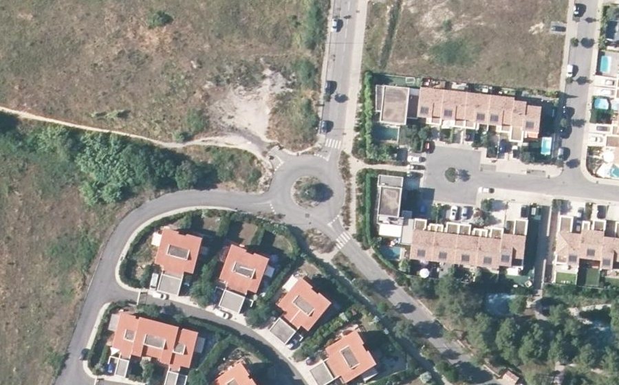 Vue aérienne du Rond-point anonyme n°829614230