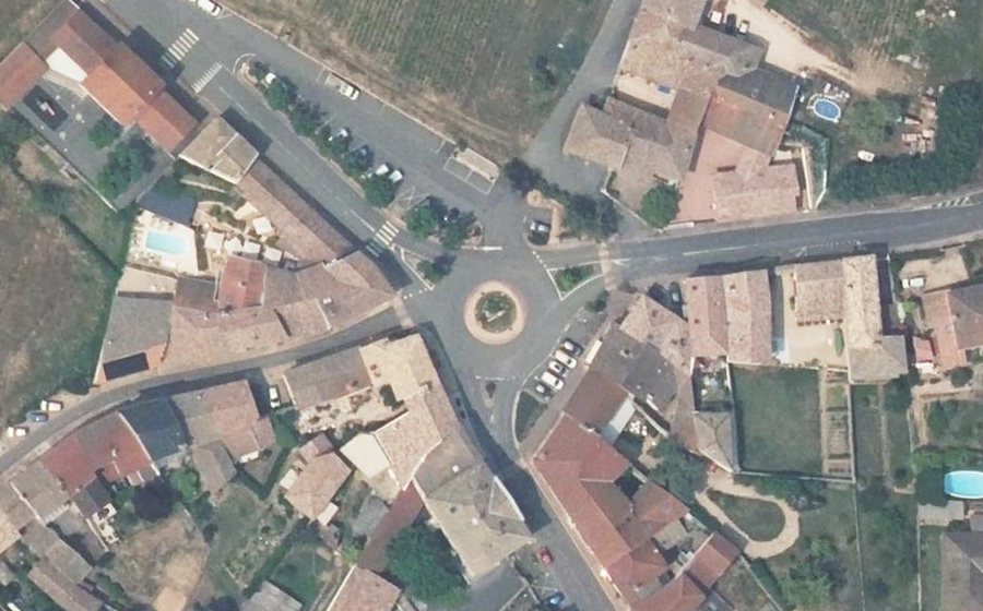 Vue aérienne du Rond-point anonyme n°8296931