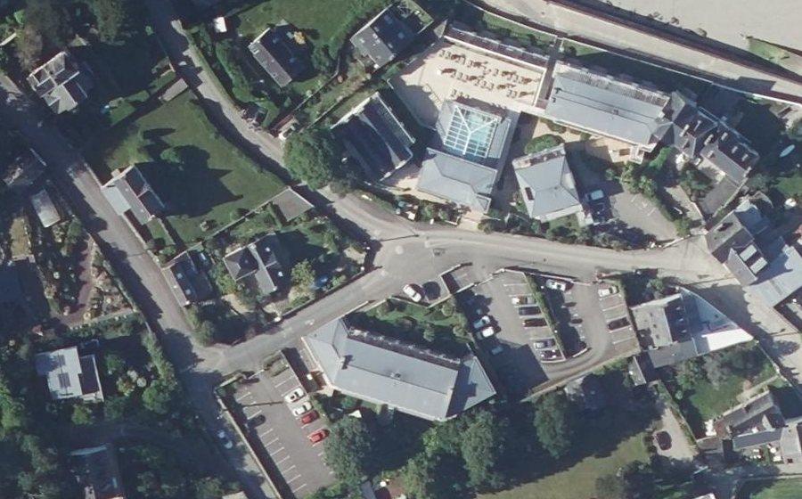 Vue aérienne du Rond-point anonyme n°829790693
