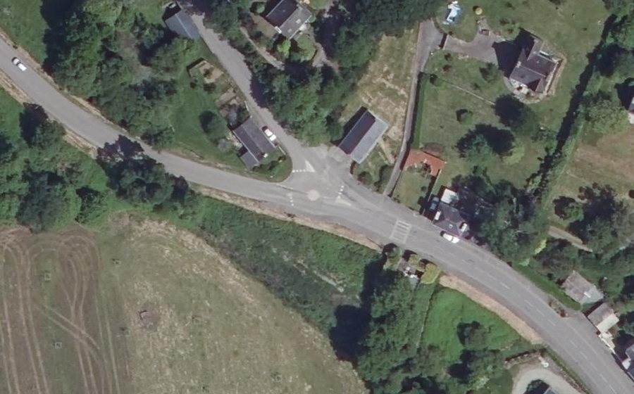 Vue aérienne du Rond-point anonyme n°829982218