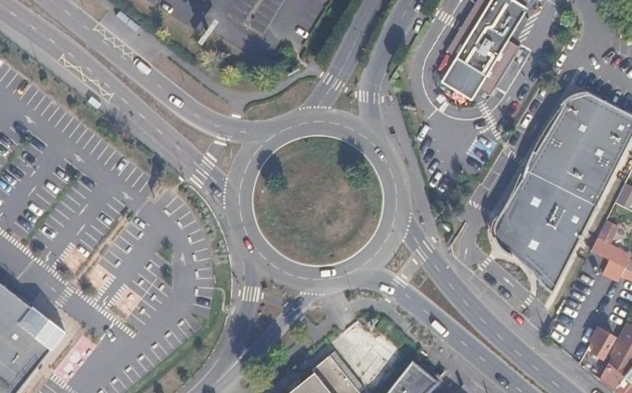 Vue aérienne du Rond-point anonyme n°8300994