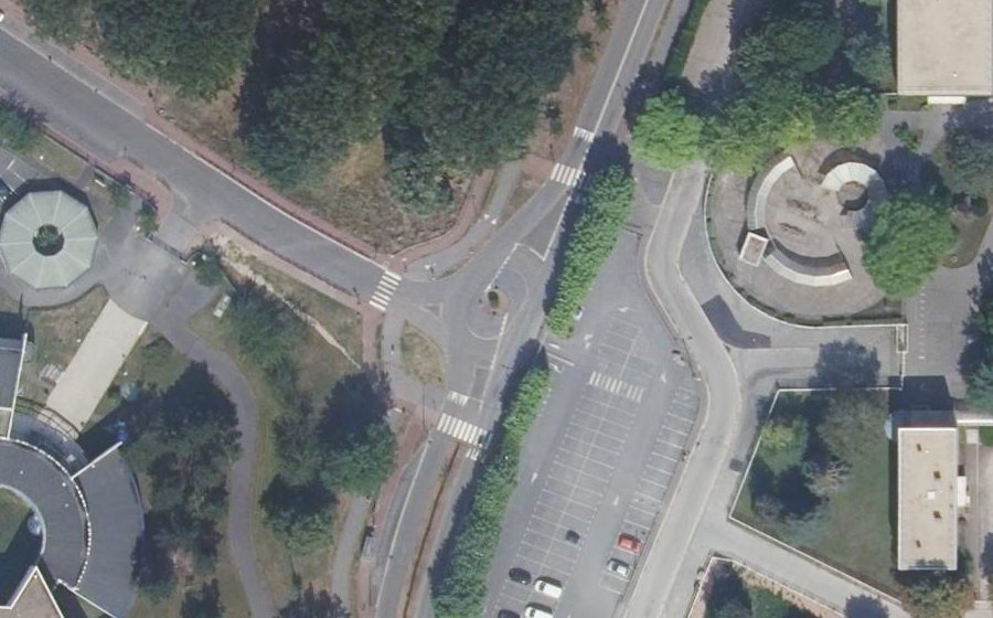 Vue aérienne du Rond-point anonyme n°8302039