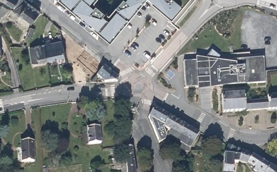 Vue aérienne du Rond-point anonyme n°830780532