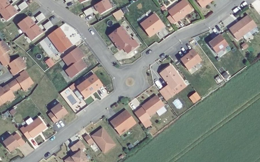 Vue aérienne du Rond-point anonyme n°830928925