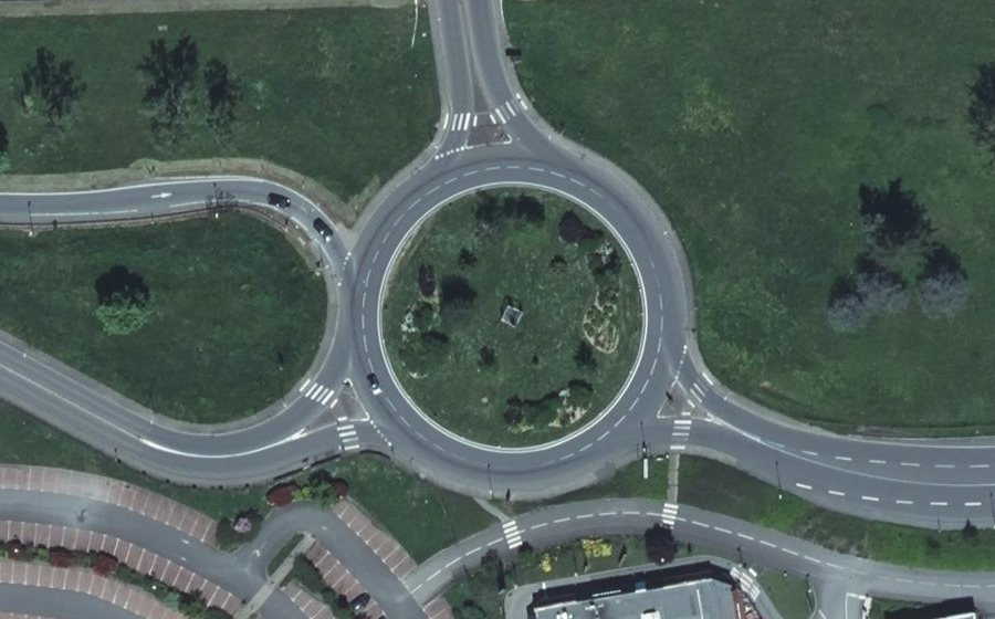 Vue aérienne du Rond-point anonyme n°8320619
