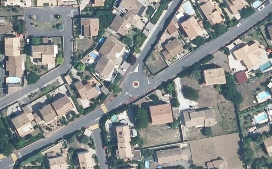 Vue aérienne du Rond-point anonyme n°832210048