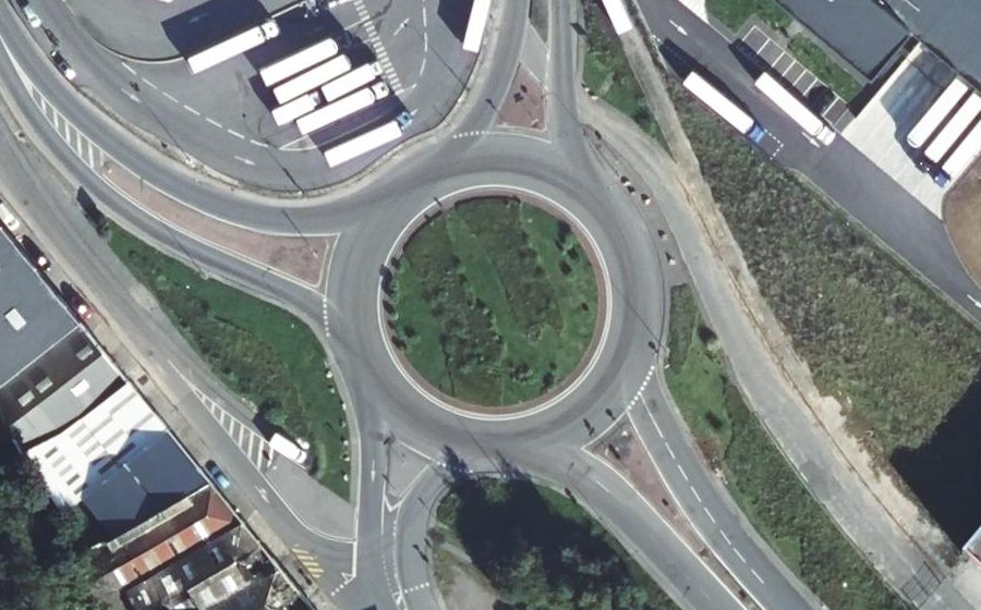 Vue aérienne du Rond-point anonyme n°8333872
