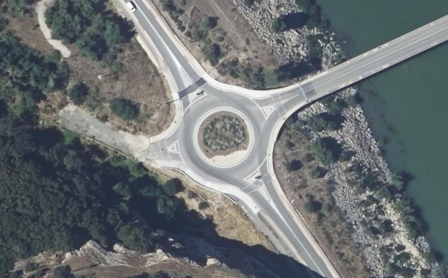 Vue aérienne du Rond-point anonyme n°834157185